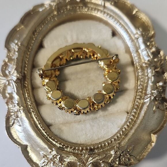 Vintage Gold Tone and Blue Aurora Borealis Rhinestone Crystal Circle Brooch - Picture 4 of 4